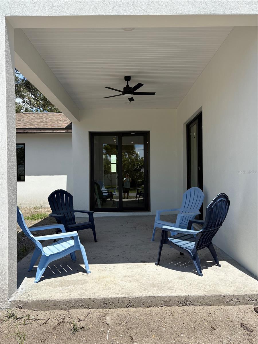 Image 4 of 34 For 14733 Sunset Drive