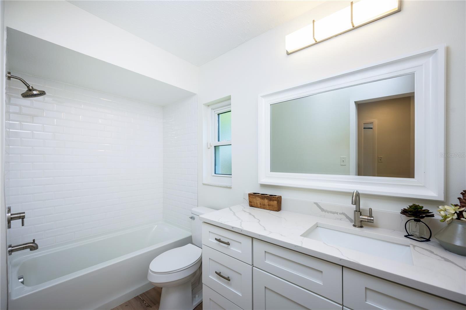 Listing photo id 11 for 4504 Grainary Avenue