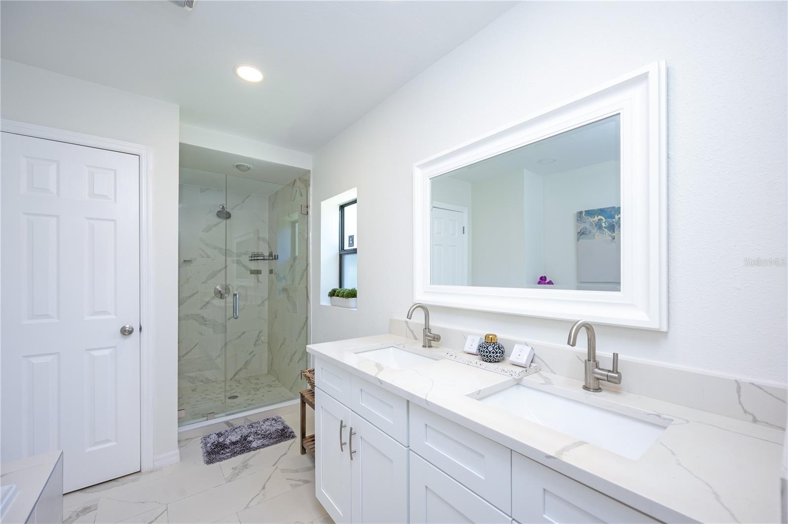 Listing photo id 12 for 4504 Grainary Avenue