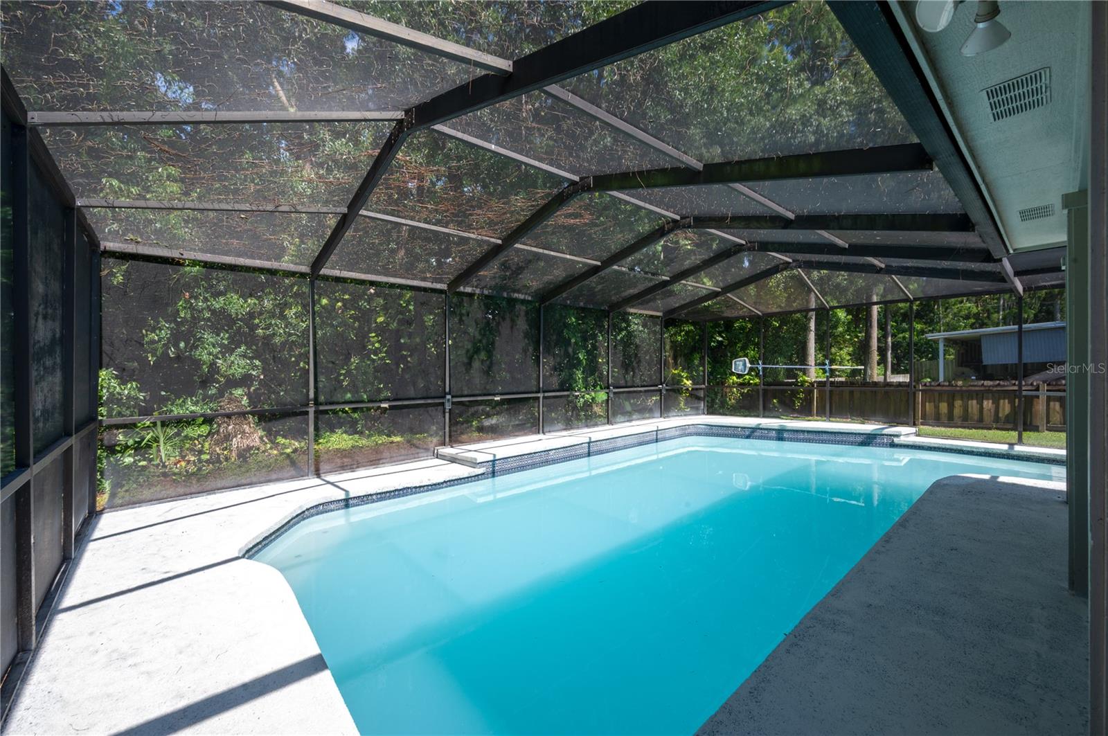 Listing photo id 13 for 4504 Grainary Avenue