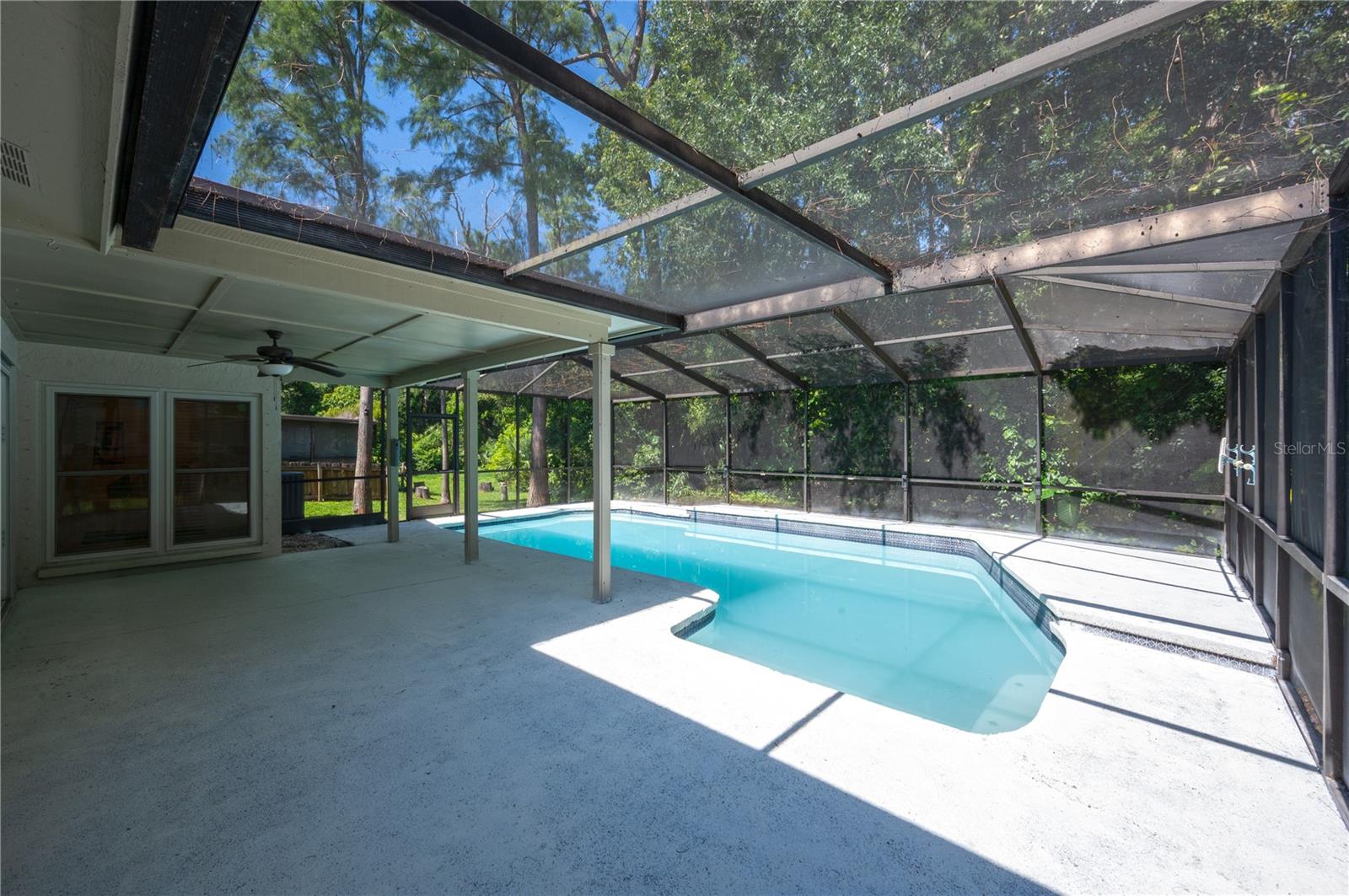 Listing photo id 14 for 4504 Grainary Avenue