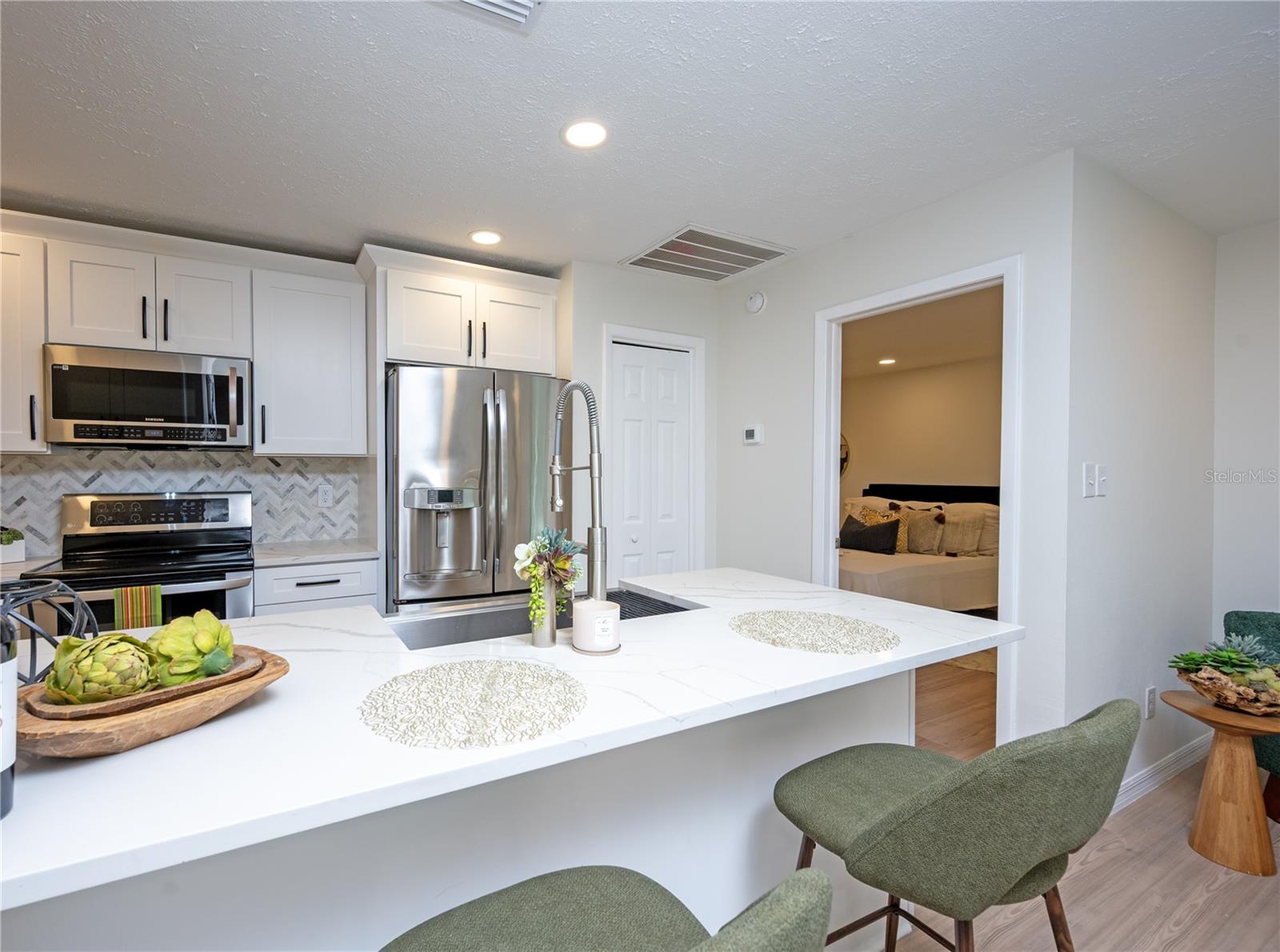 Listing photo id 1 for 4504 Grainary Avenue