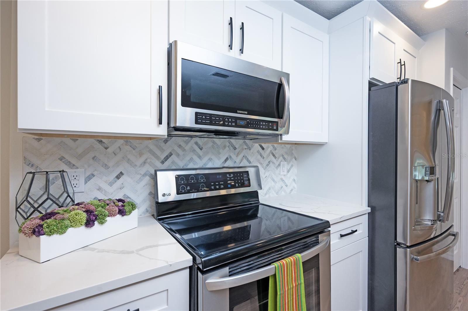 Listing photo id 4 for 4504 Grainary Avenue