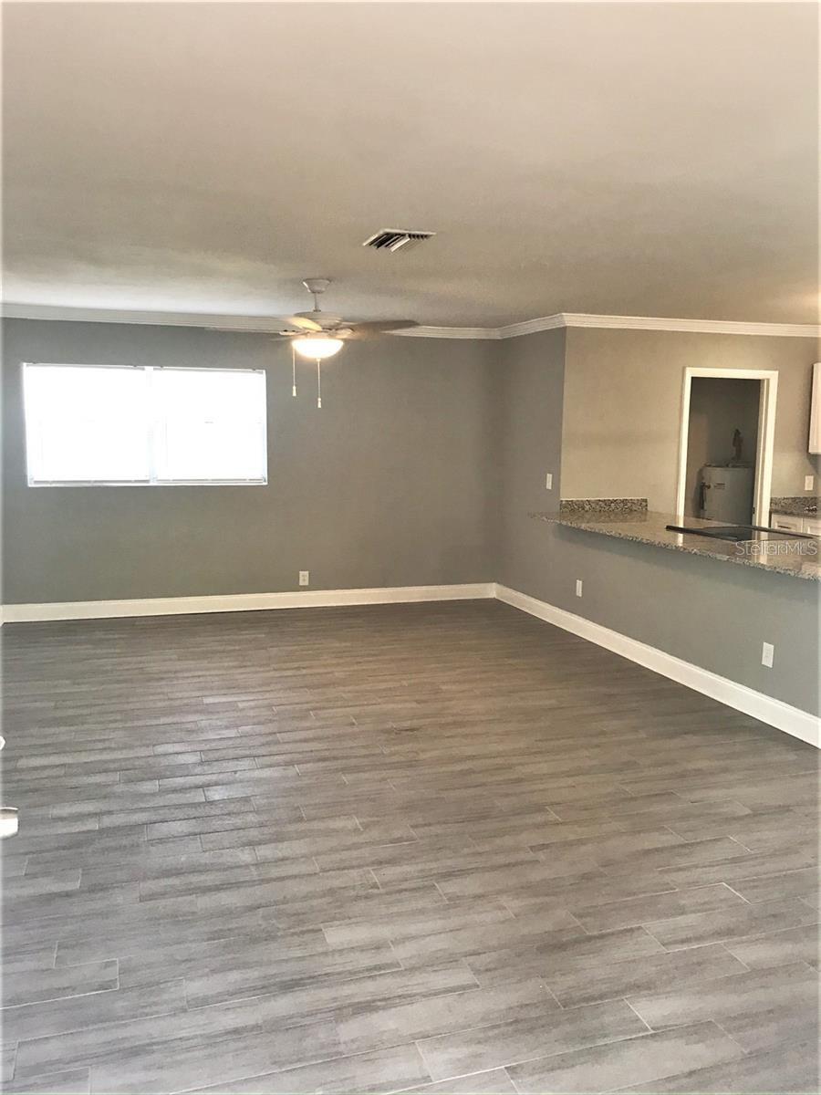 Image 8 of 9 For 3909 Pearl Avenue