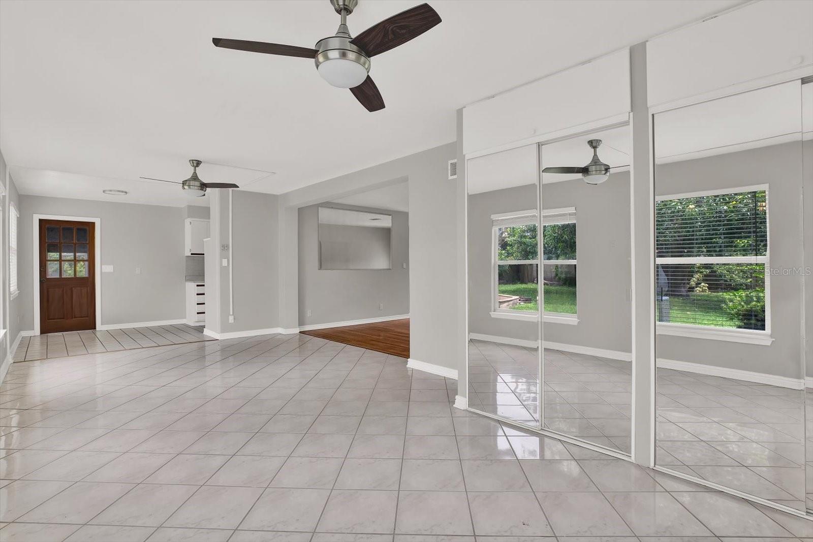 Image 10 of 33 For 10711 Seminole Drive N