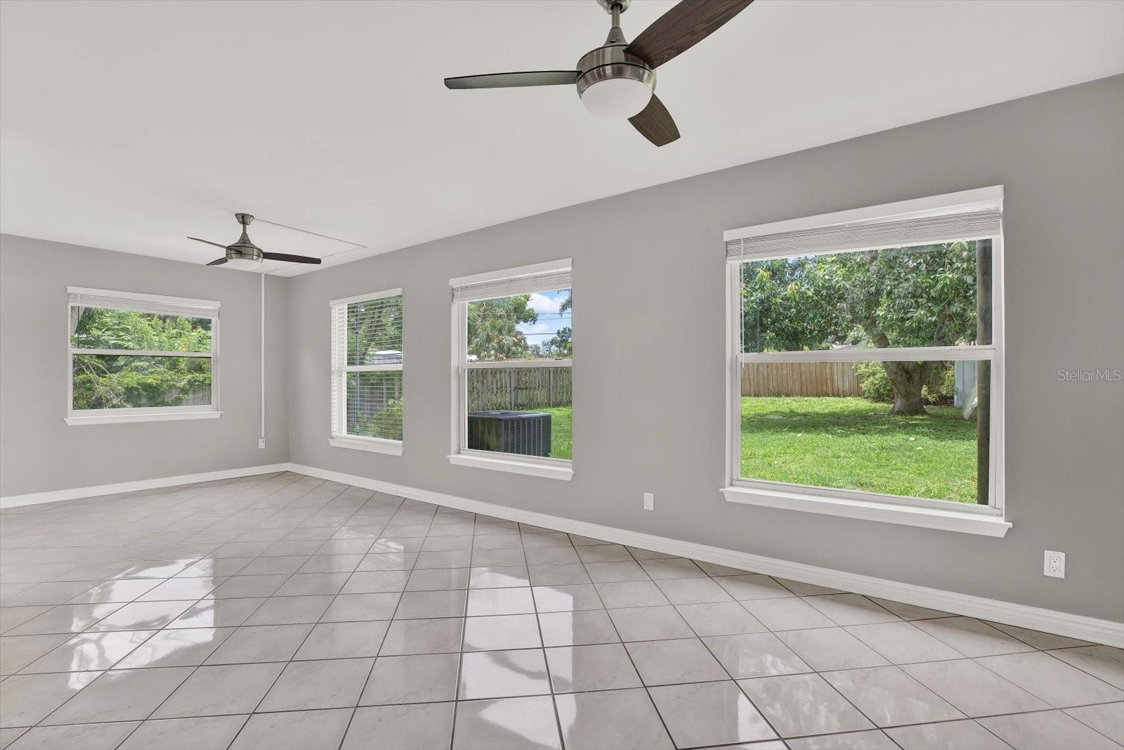Image 11 of 33 For 10711 Seminole Drive N