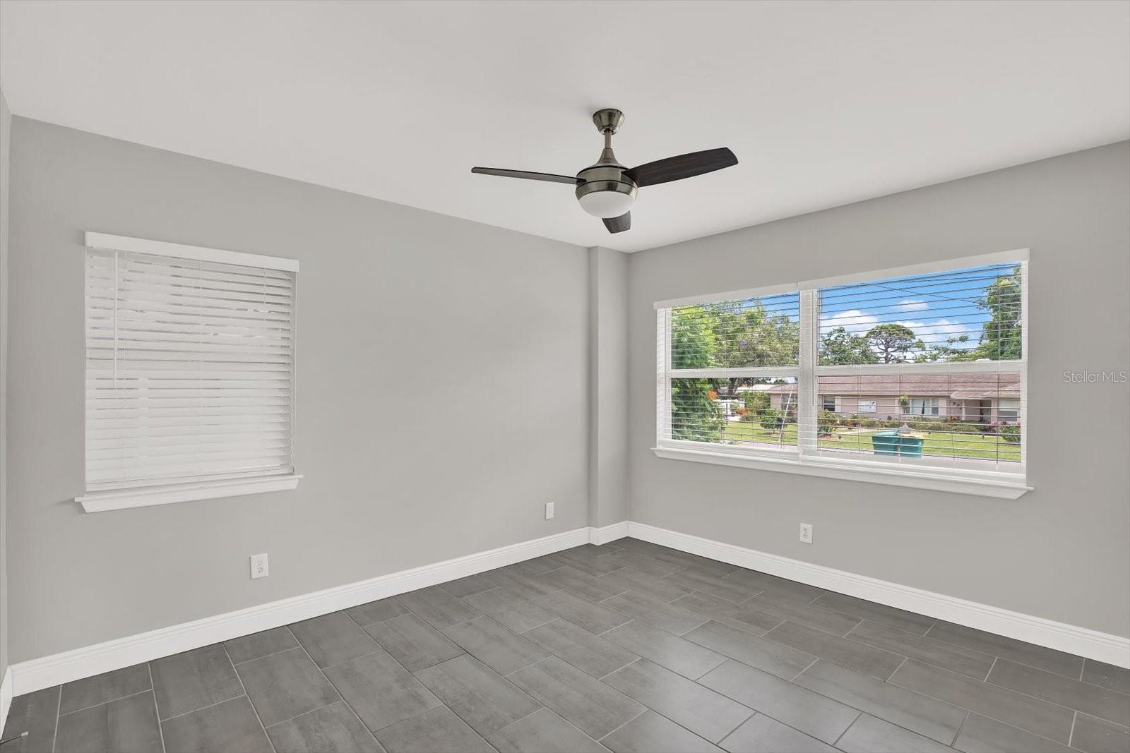Image 13 of 33 For 10711 Seminole Drive N