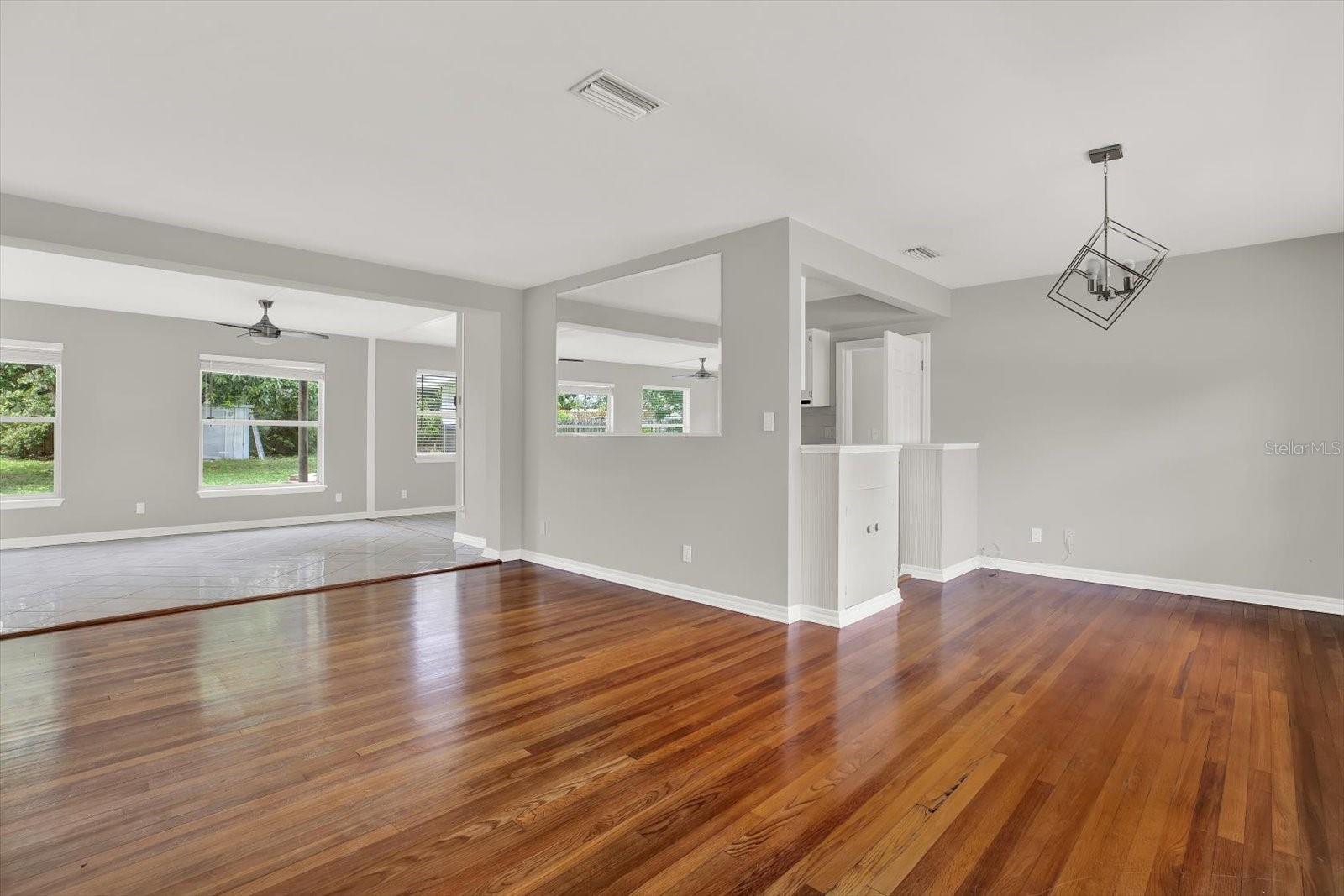 Image 2 of 33 For 10711 Seminole Drive N