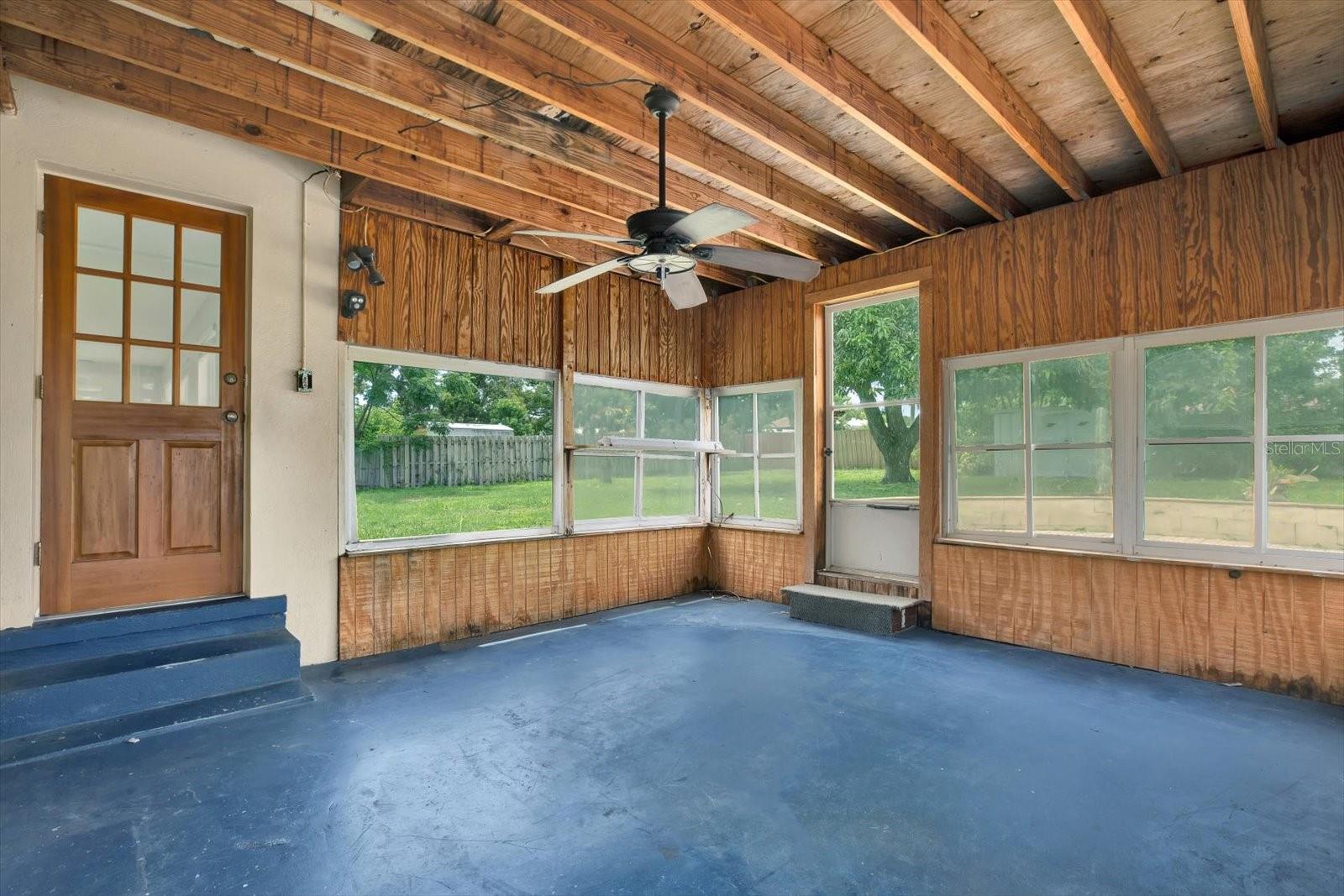 Image 20 of 33 For 10711 Seminole Drive N