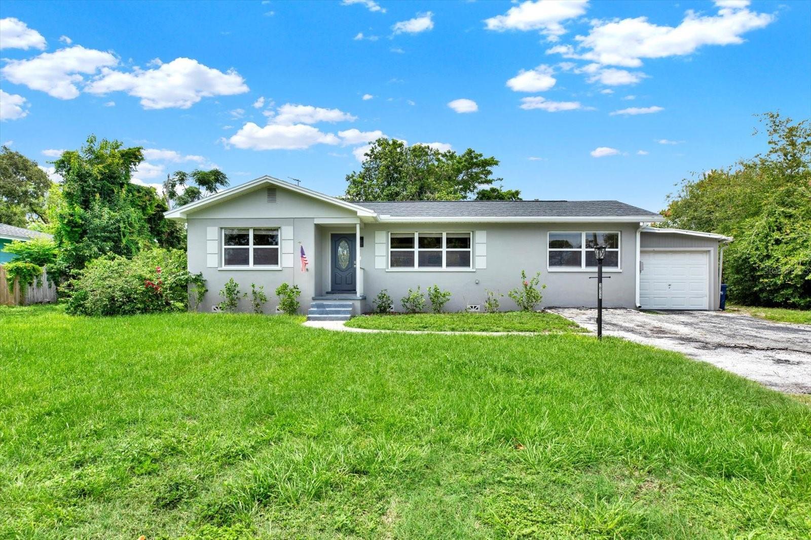 Image 27 of 33 For 10711 Seminole Drive N