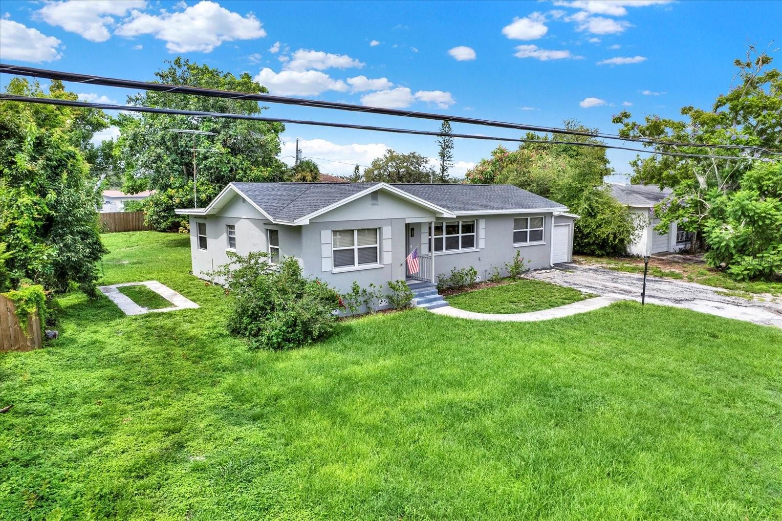 Image 30 of 33 For 10711 Seminole Drive N