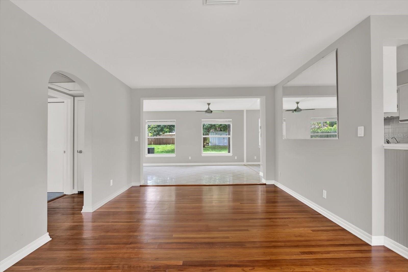 Image 4 of 33 For 10711 Seminole Drive N
