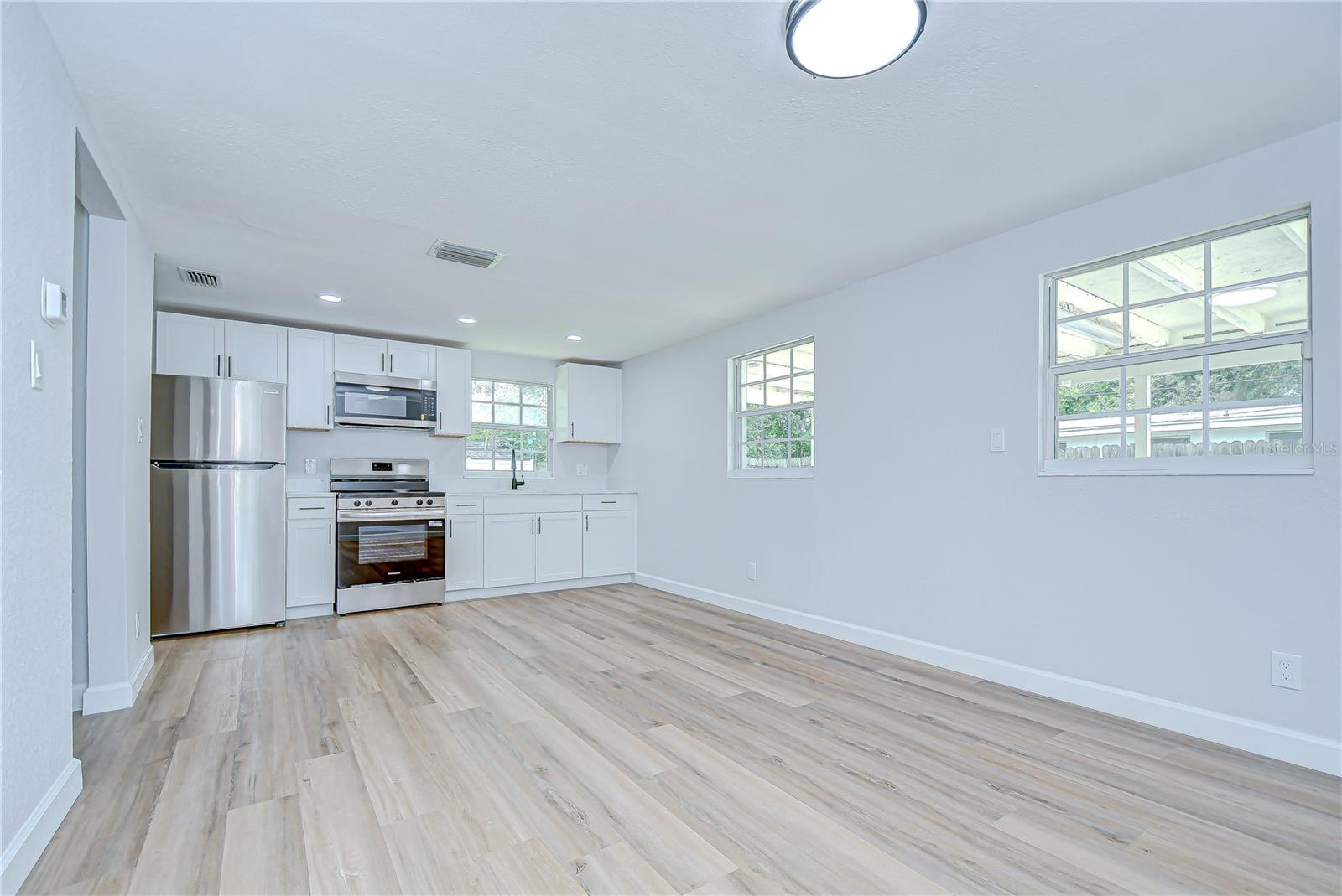 Image 5 of 20 For 7211 Cayuga Street