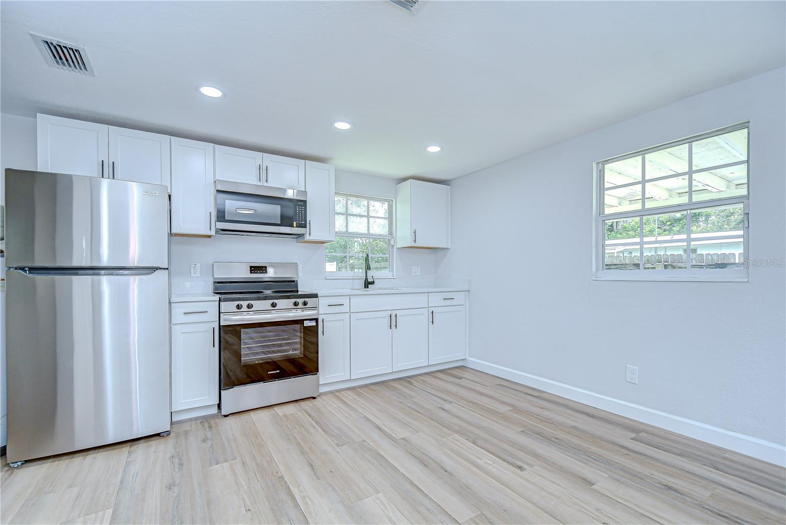 Image 6 of 20 For 7211 Cayuga Street