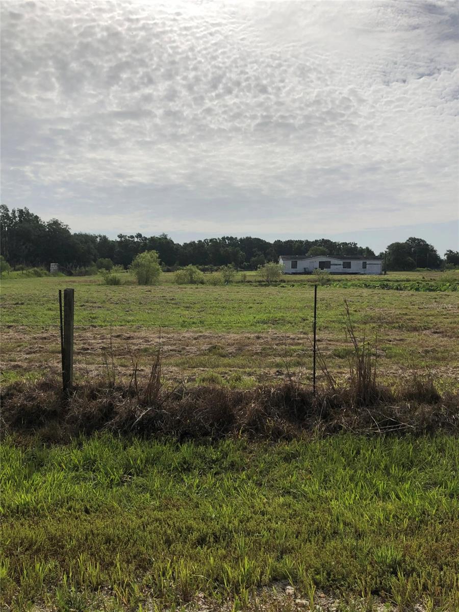 Listing photo id 5 for 2012 Engessor Road