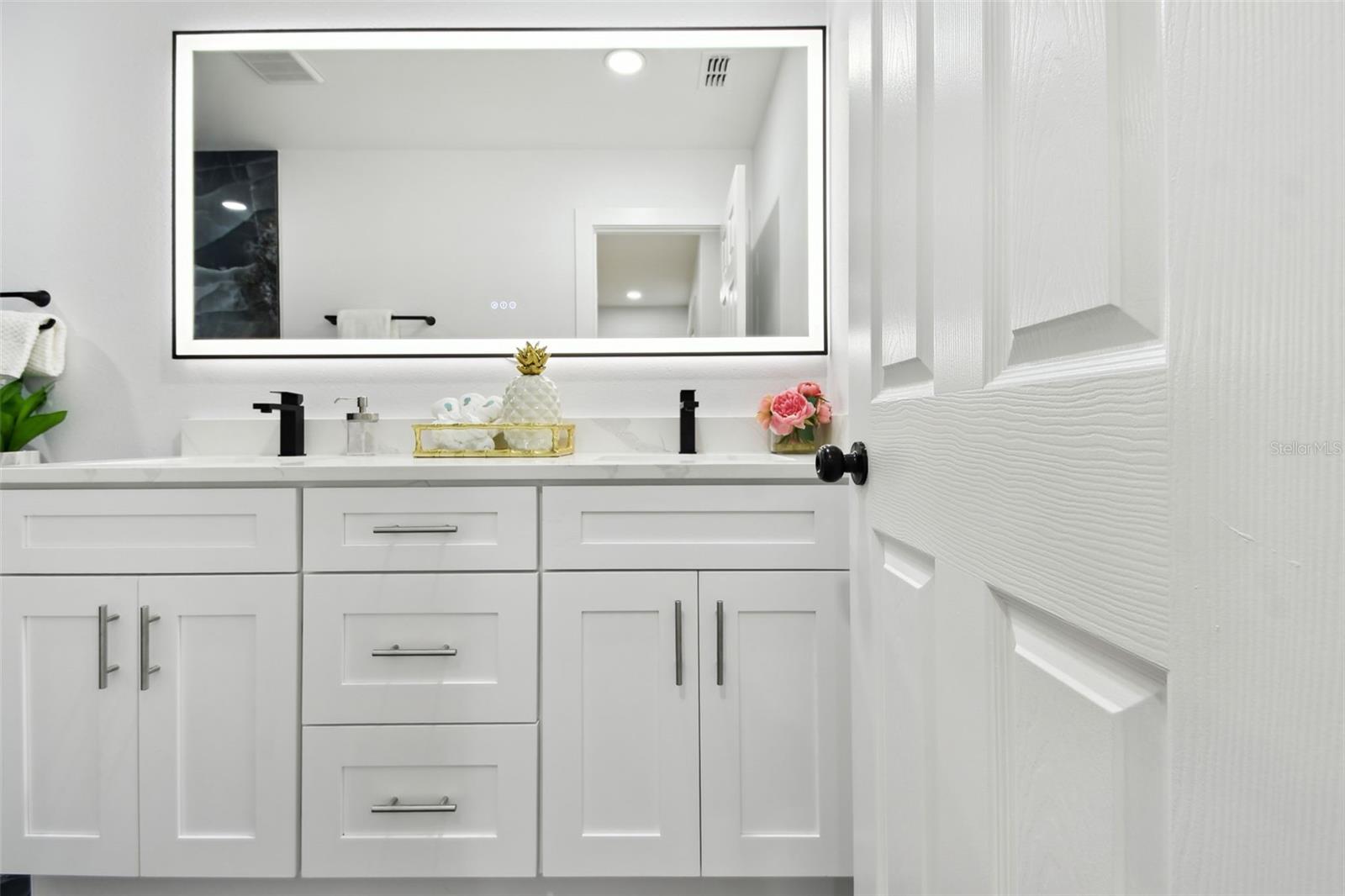 Image 16 of 30 For 824 15th Avenue Drive E