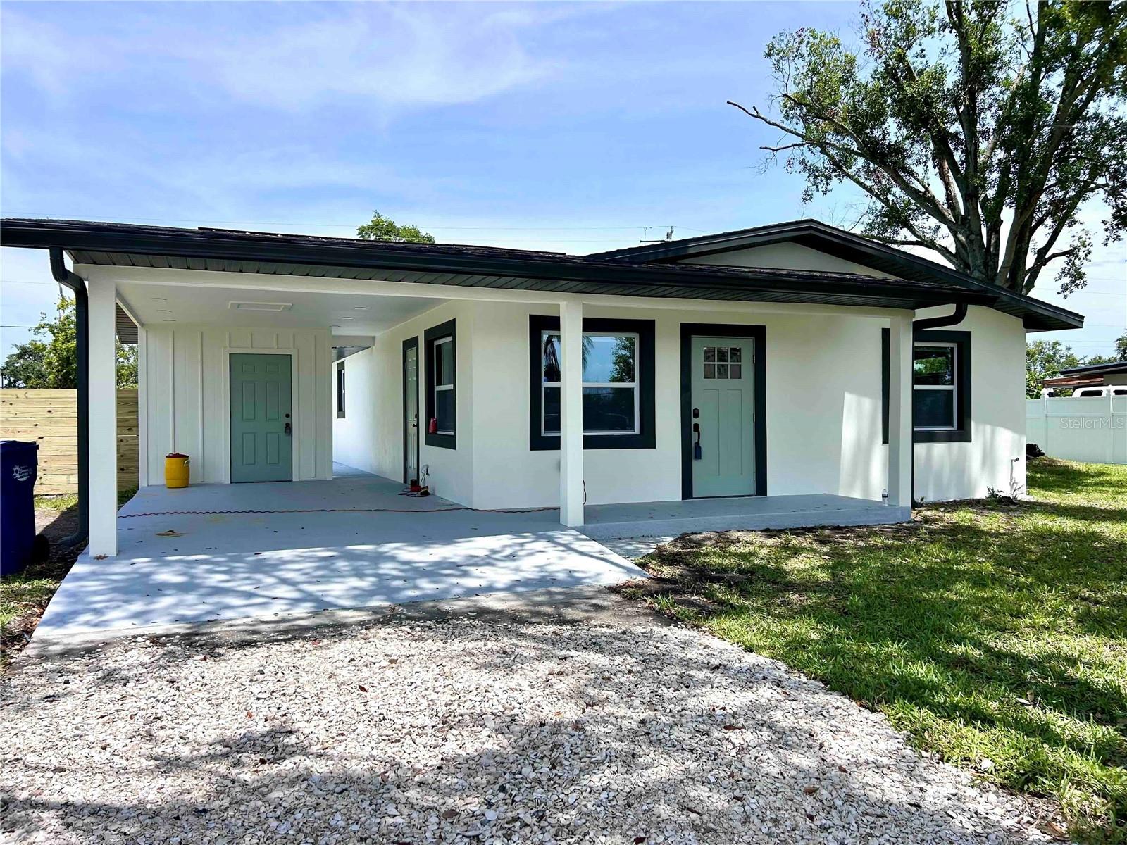 Image 2 of 30 For 824 15th Avenue Drive E