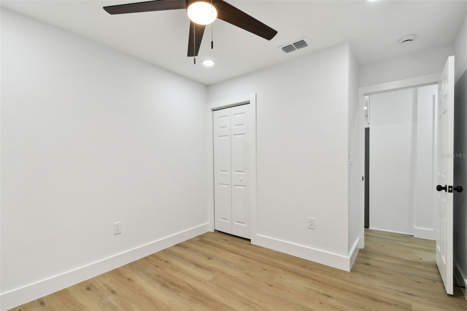 Image 25 of 30 For 824 15th Avenue Drive E