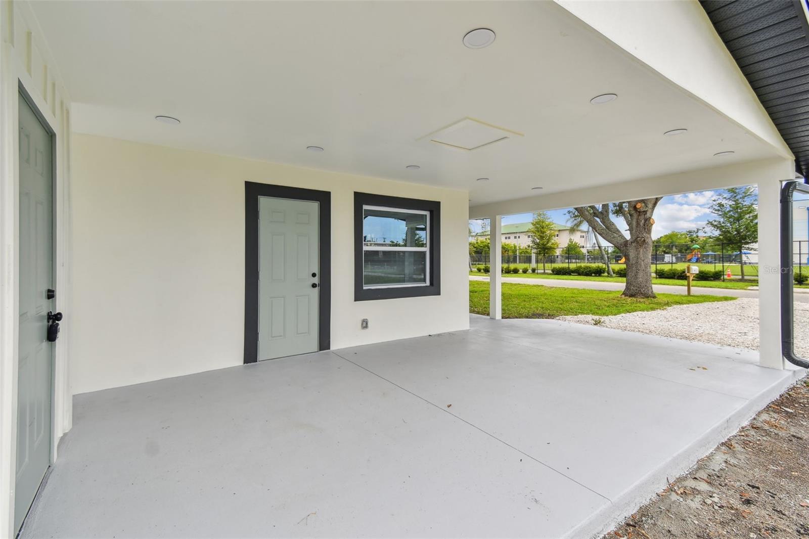 Image 27 of 30 For 824 15th Avenue Drive E