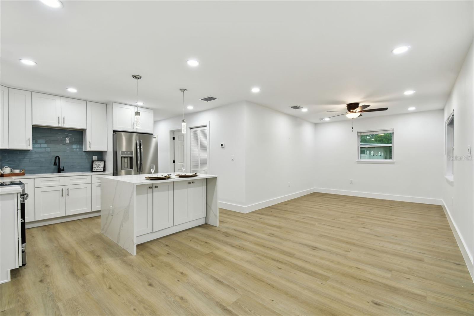 Image 5 of 30 For 824 15th Avenue Drive E