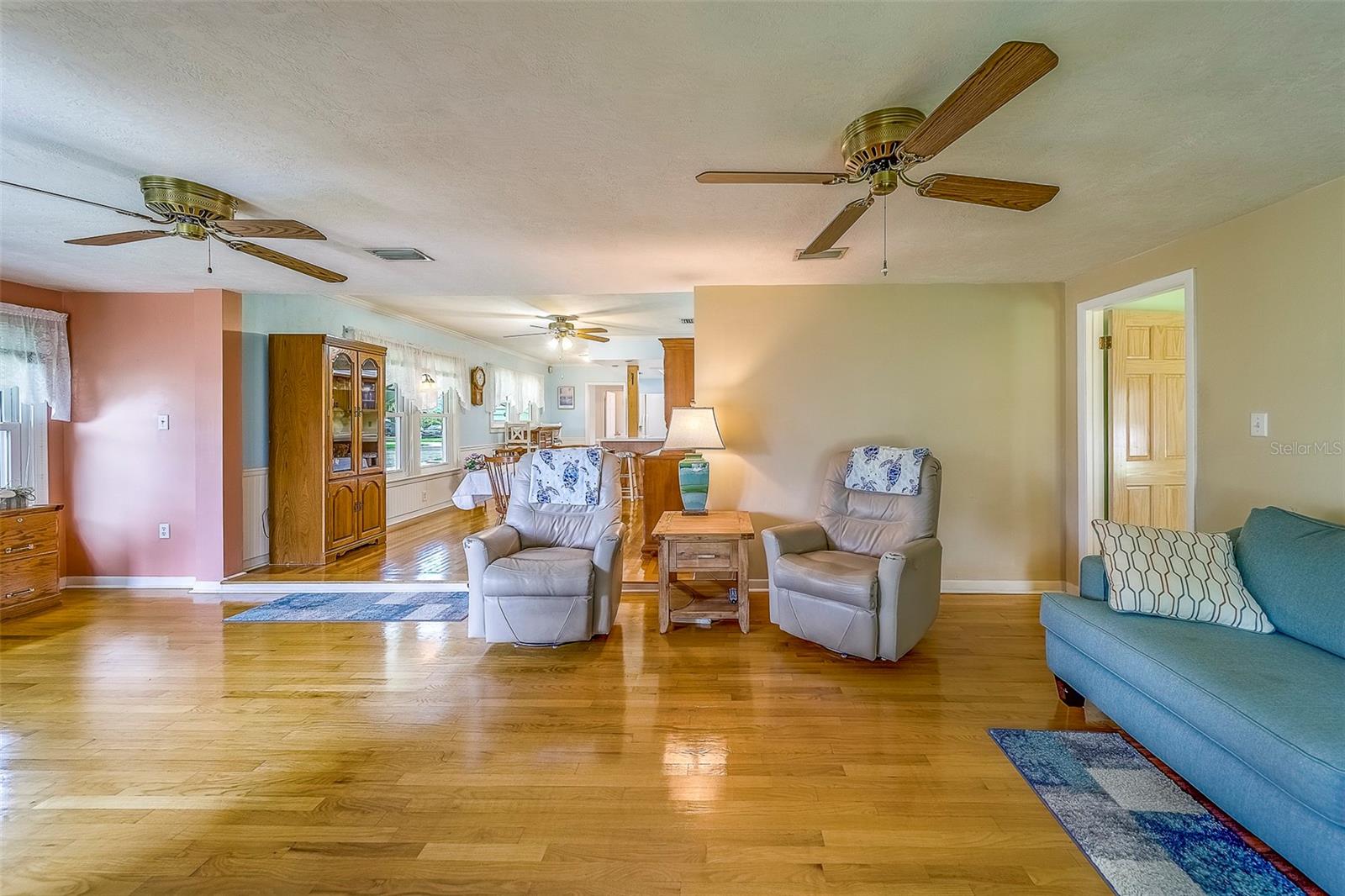 Image 9 of 76 For 1677 Pasadena Drive