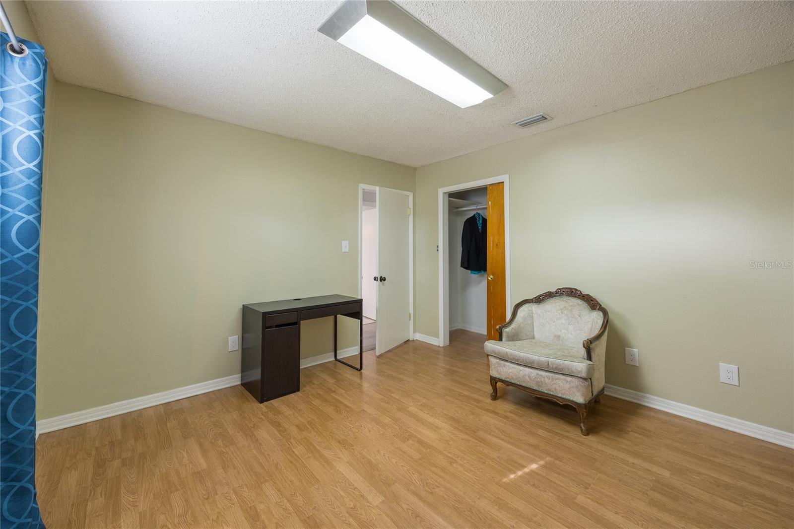 Listing photo id 14 for 5712 20th Avenue S