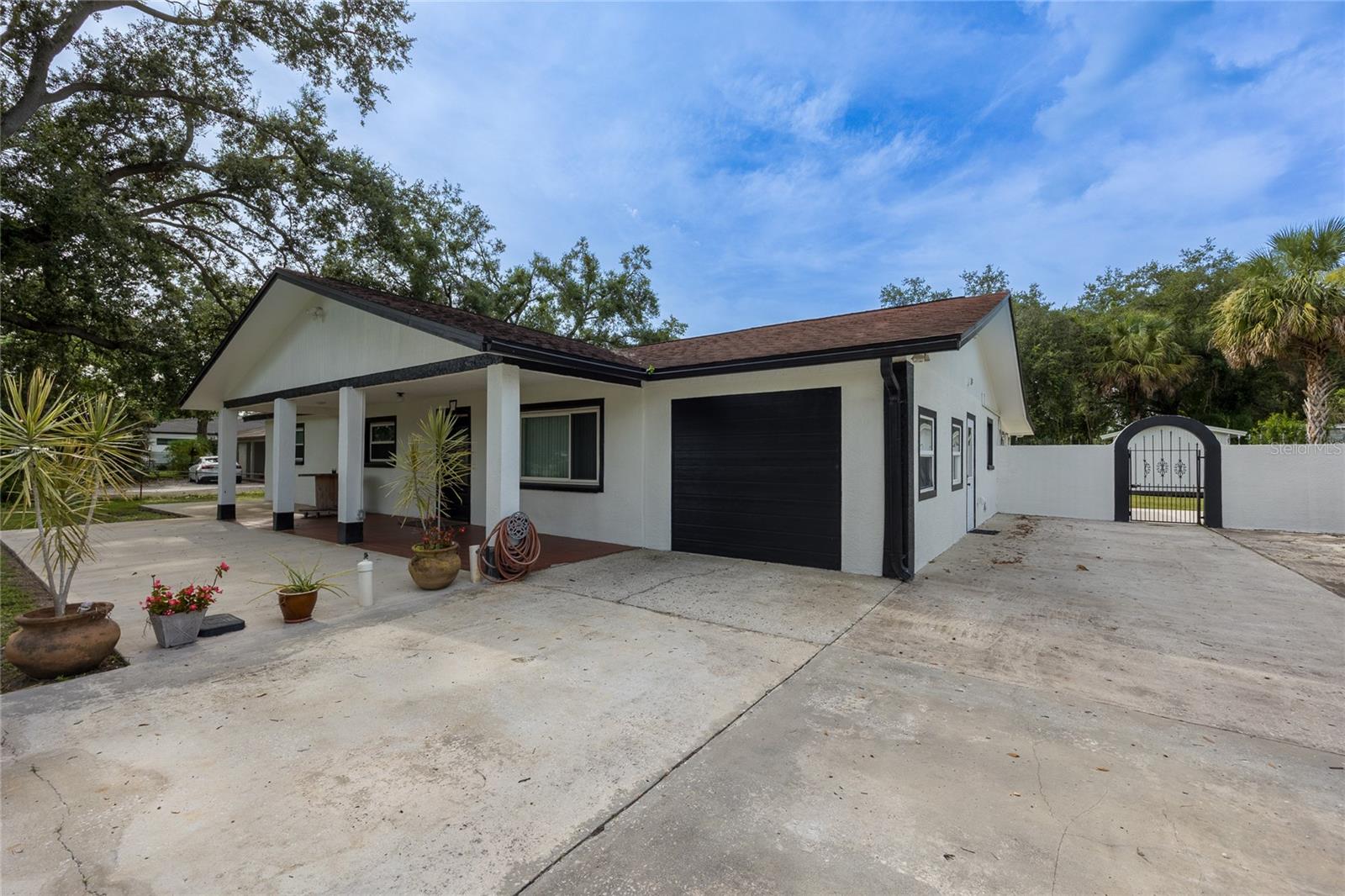 Listing photo id 0 for 5712 20th Avenue S