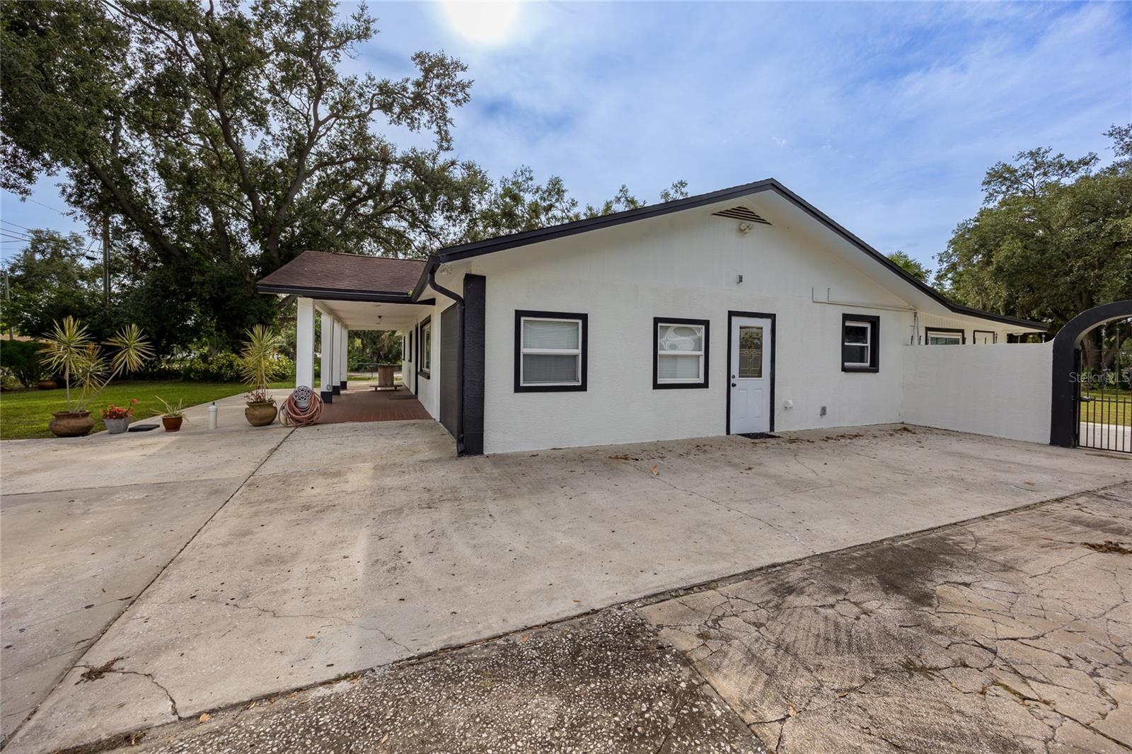 Listing photo id 1 for 5712 20th Avenue S