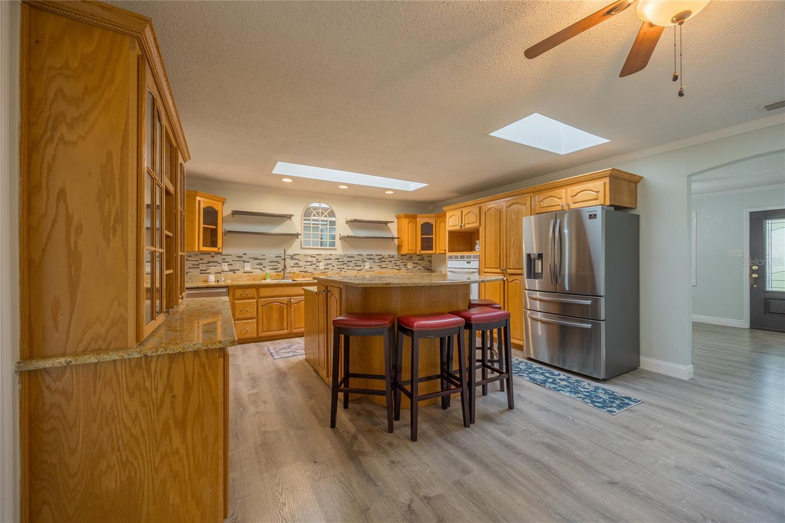 Listing photo id 3 for 5712 20th Avenue S