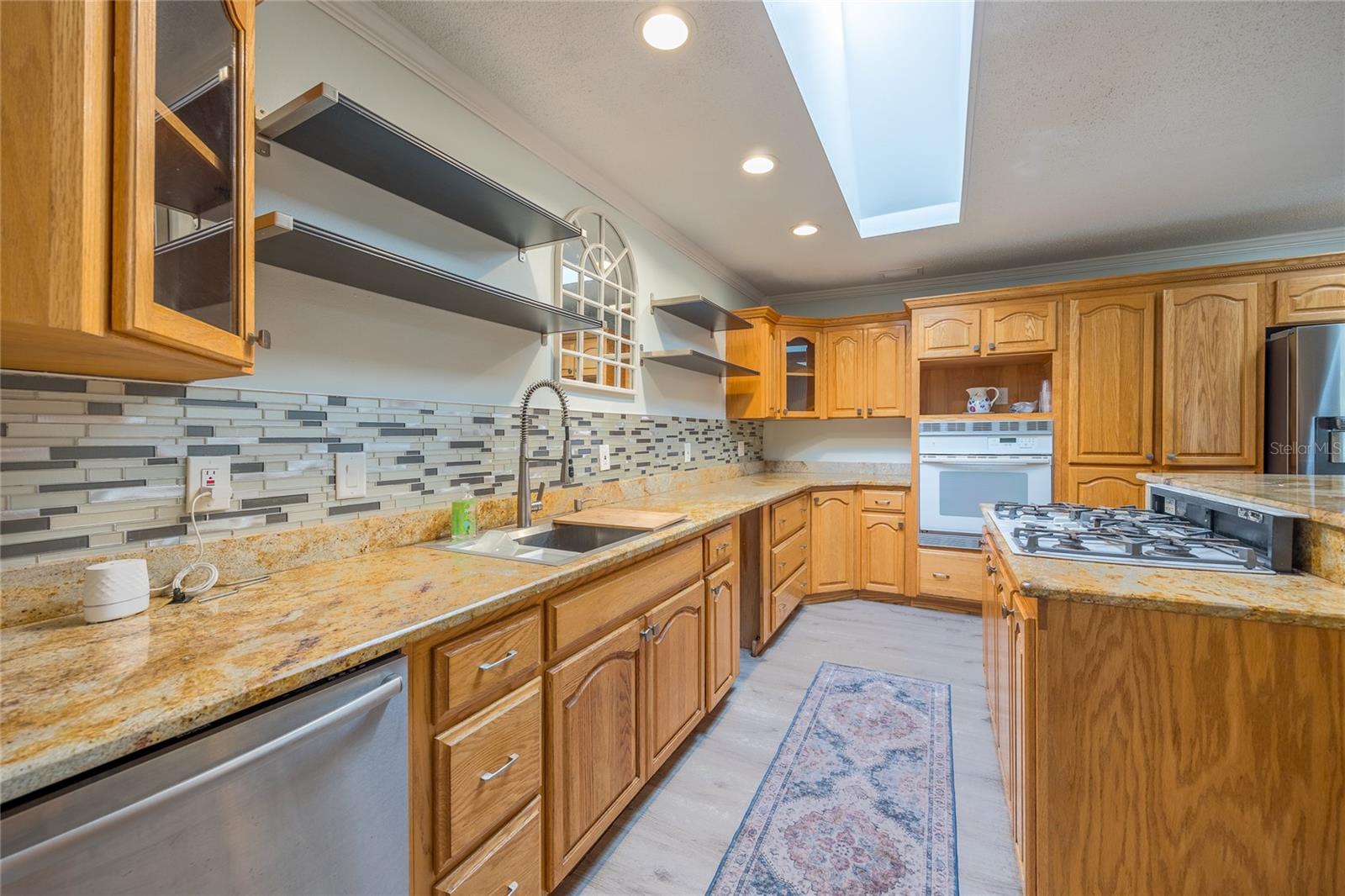 Listing photo id 4 for 5712 20th Avenue S