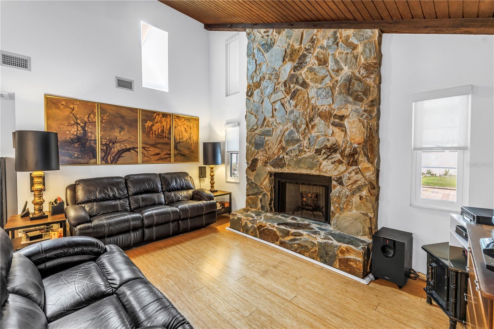 Image 10 of 41 For 10857 97th Street