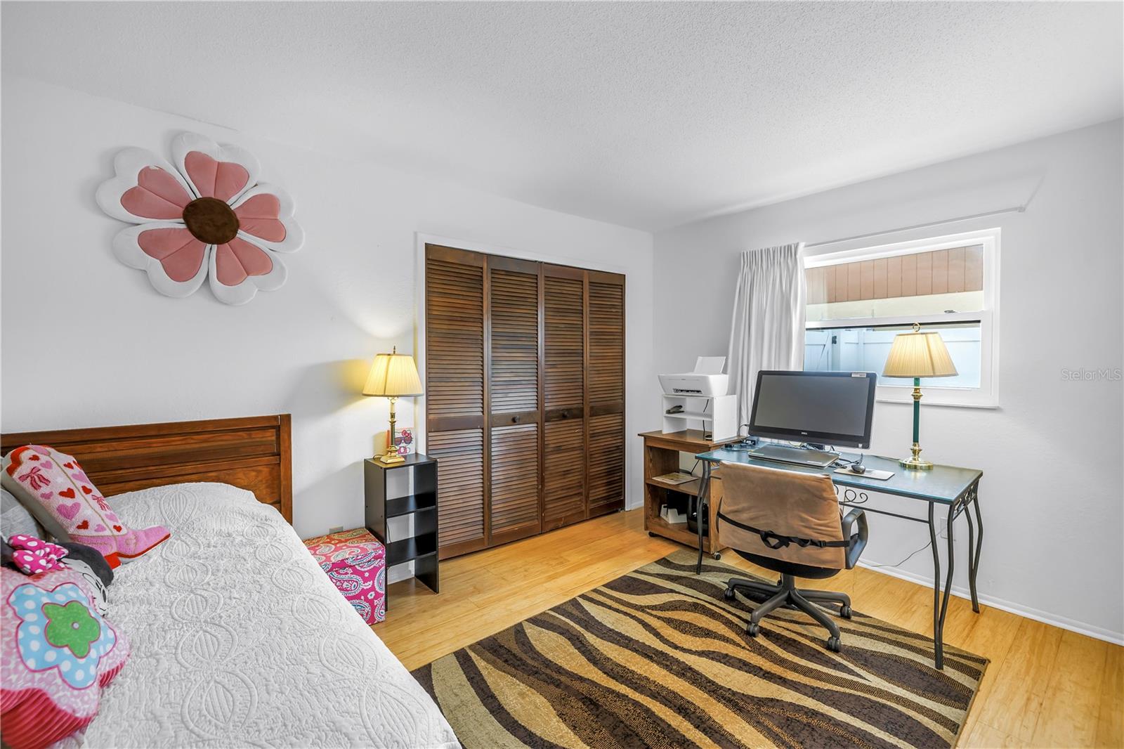 Image 21 of 41 For 10857 97th Street