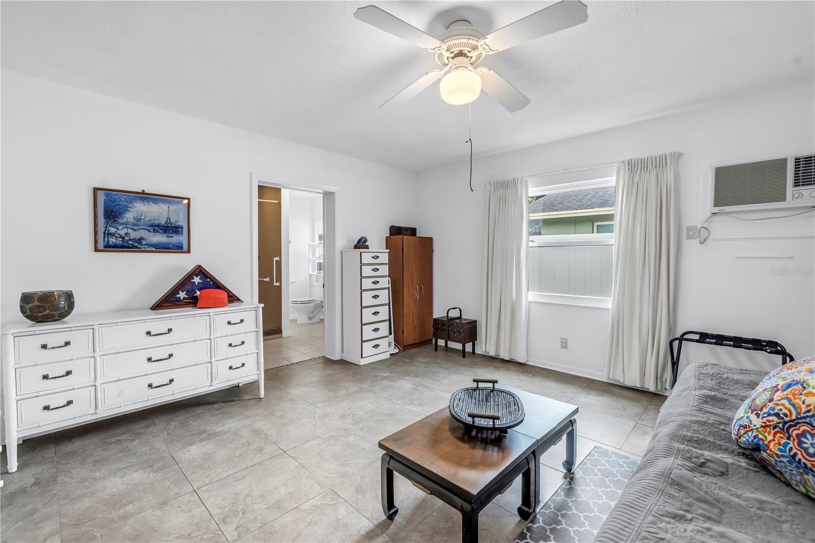 Image 24 of 41 For 10857 97th Street
