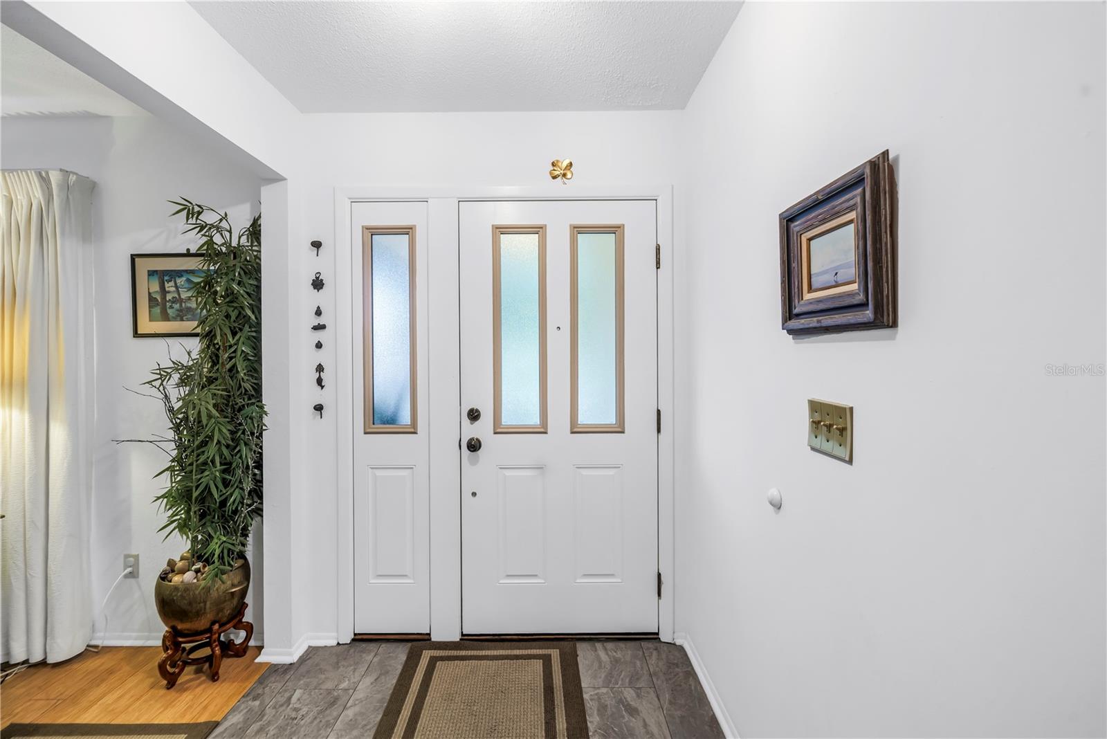 Image 31 of 41 For 10857 97th Street