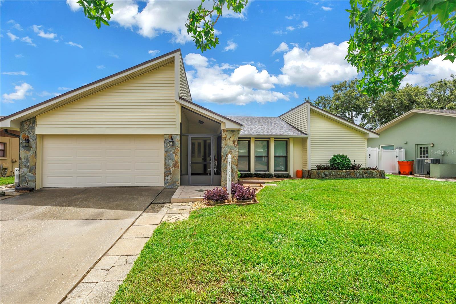 Image 37 of 41 For 10857 97th Street