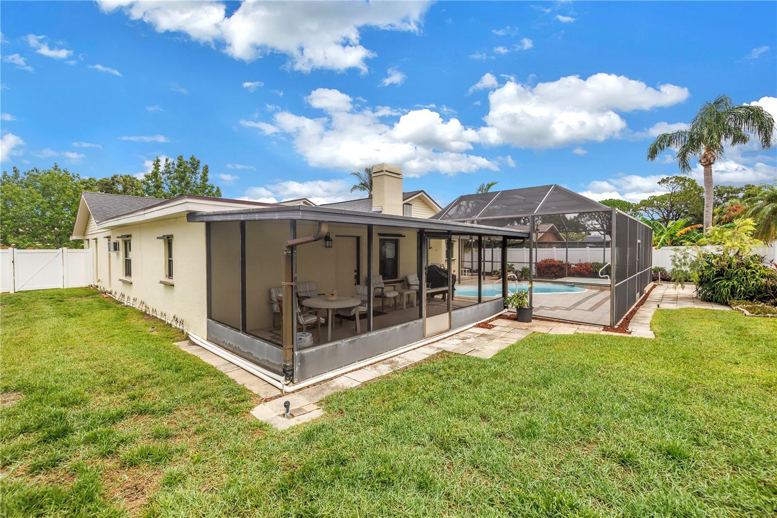 Image 5 of 41 For 10857 97th Street