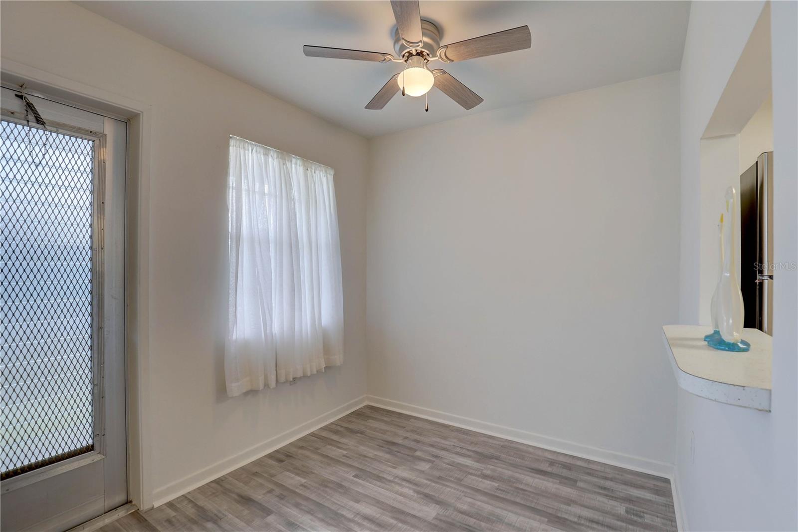 Image 13 of 28 For 6000 21st Street N 14