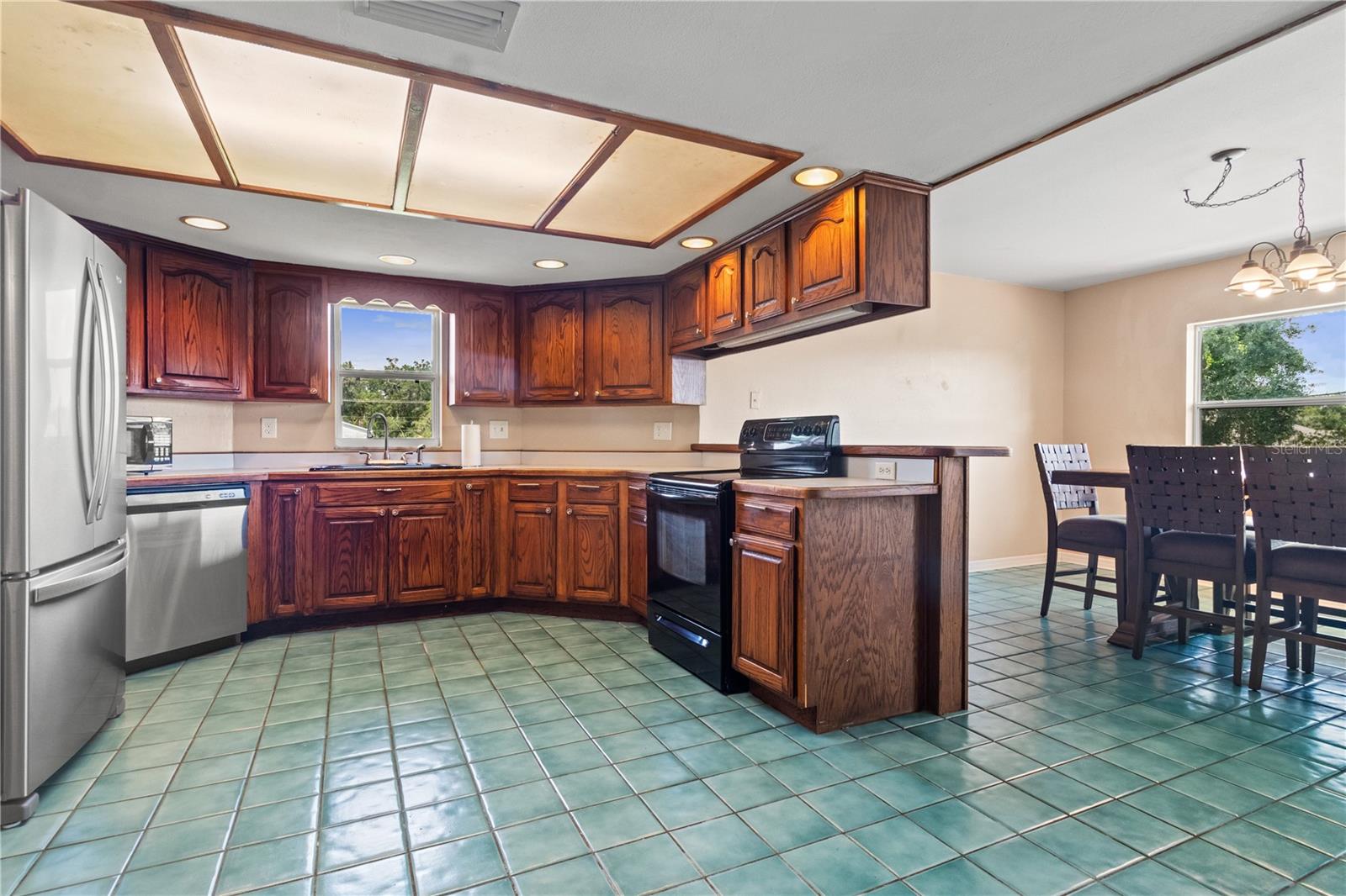 Image 11 of 35 For 2838 Springdell Circle