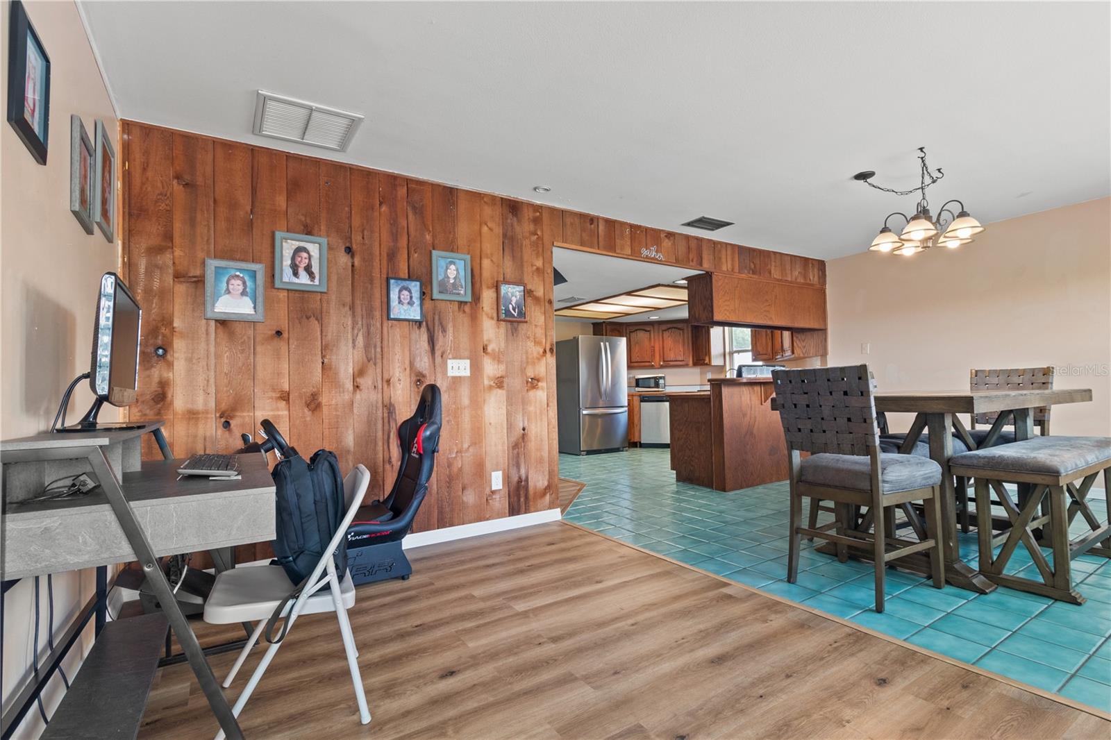 Image 14 of 35 For 2838 Springdell Circle