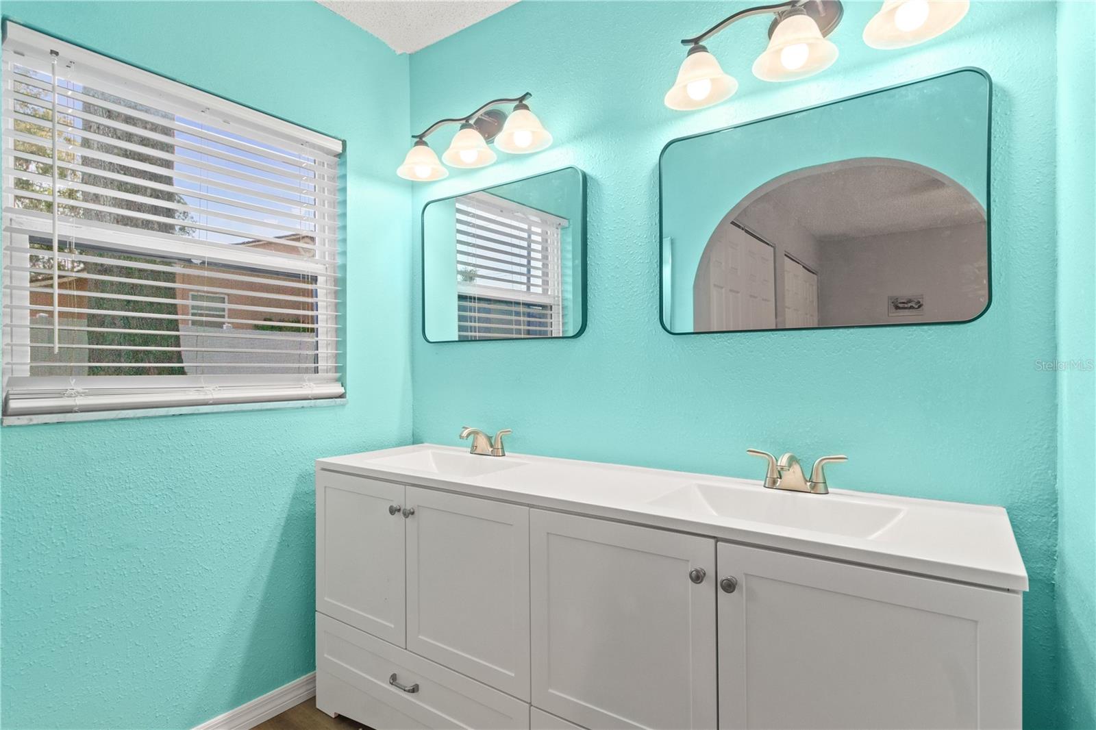 Image 21 of 35 For 2838 Springdell Circle