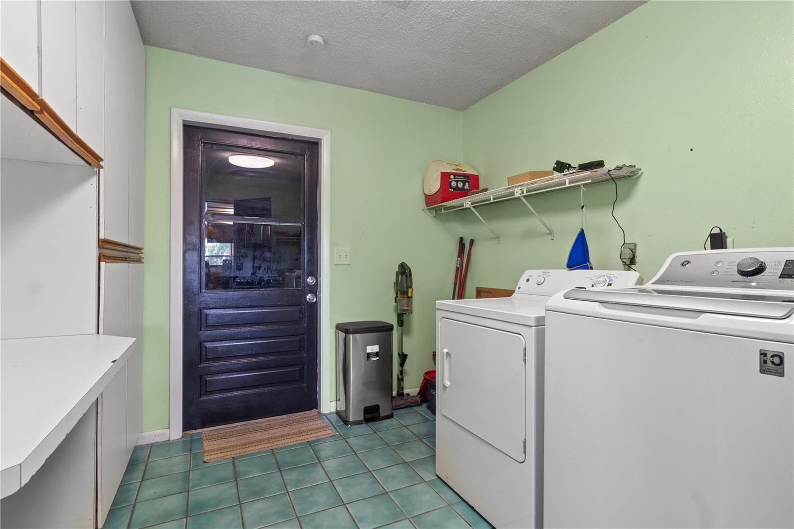 Image 29 of 35 For 2838 Springdell Circle