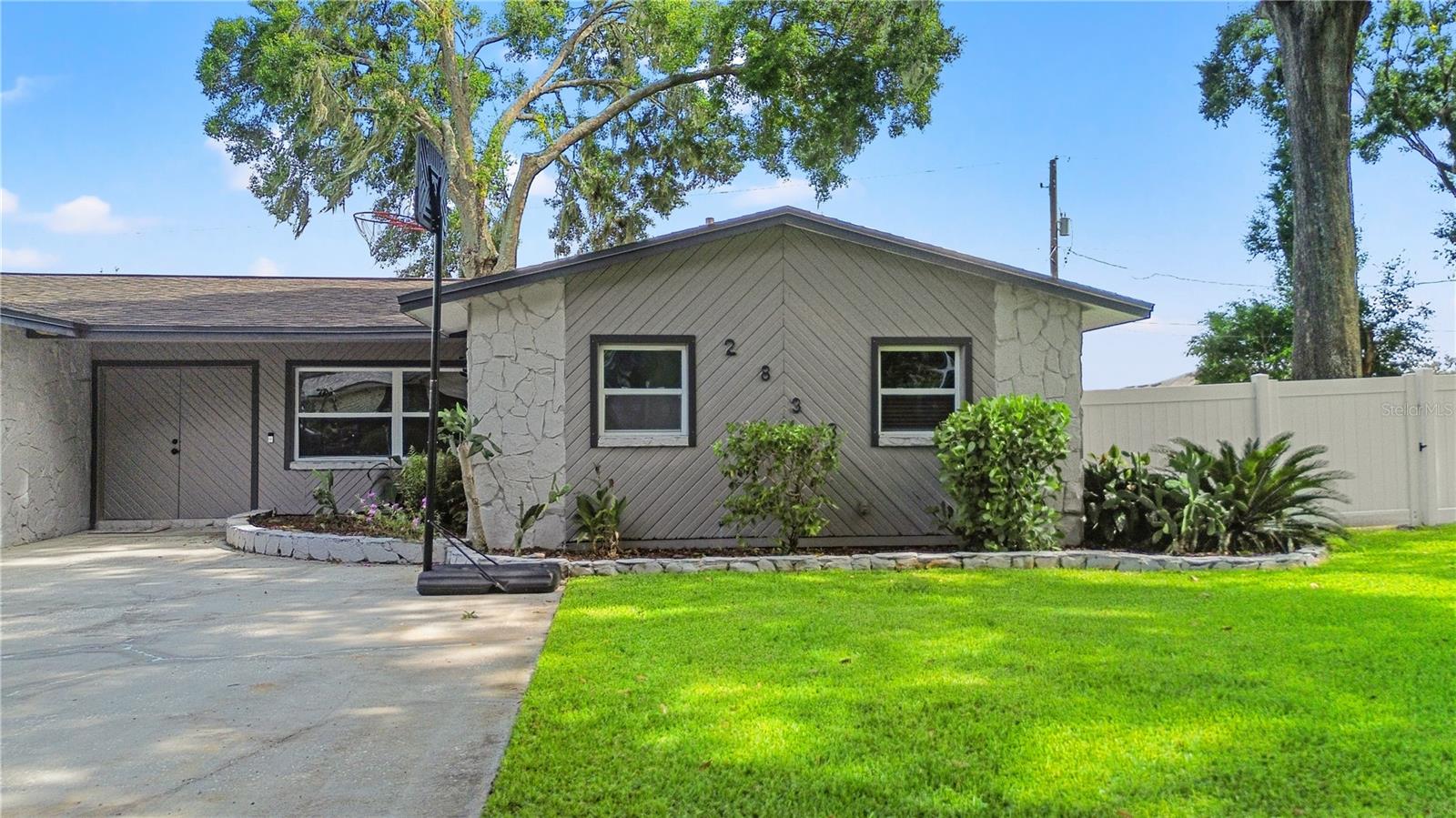 Image 4 of 35 For 2838 Springdell Circle