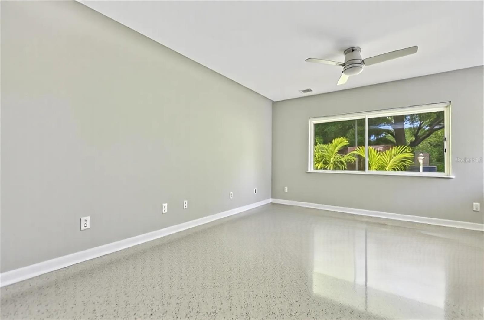 Image 18 of 33 For 811 26th Avenue N