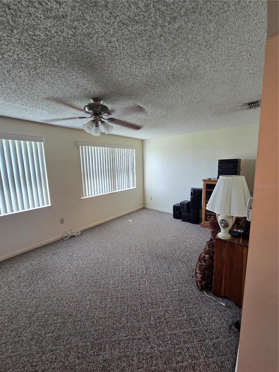 Image 24 of 52 For 10139 44th Way N 10139