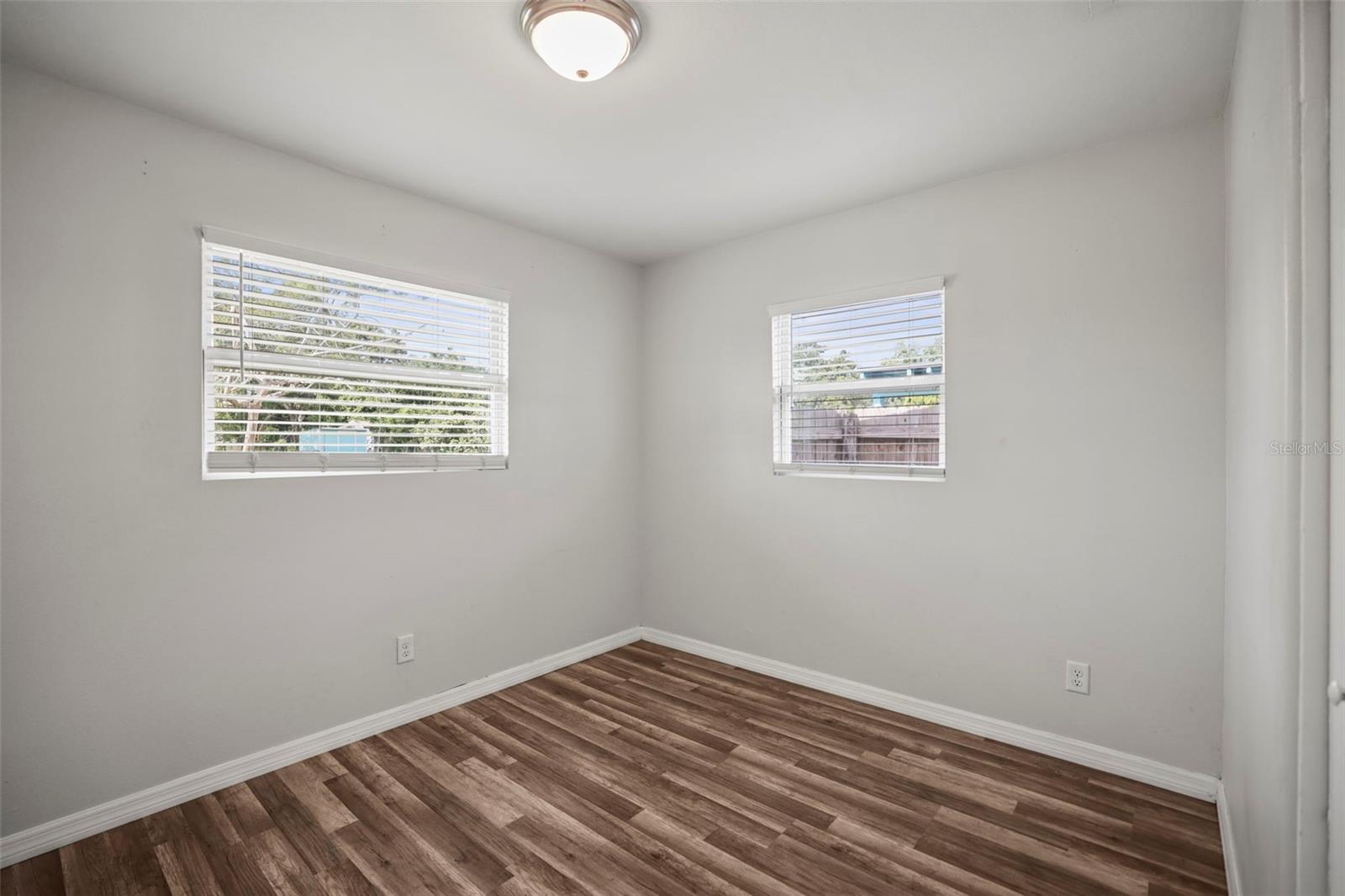 Image 17 of 29 For 2601 16th Avenue N