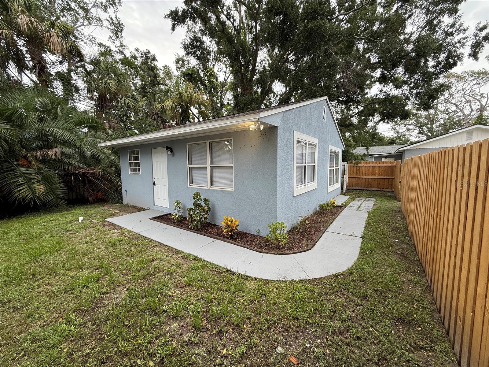 Image 2 of 8 For 427 40th Avenue S B