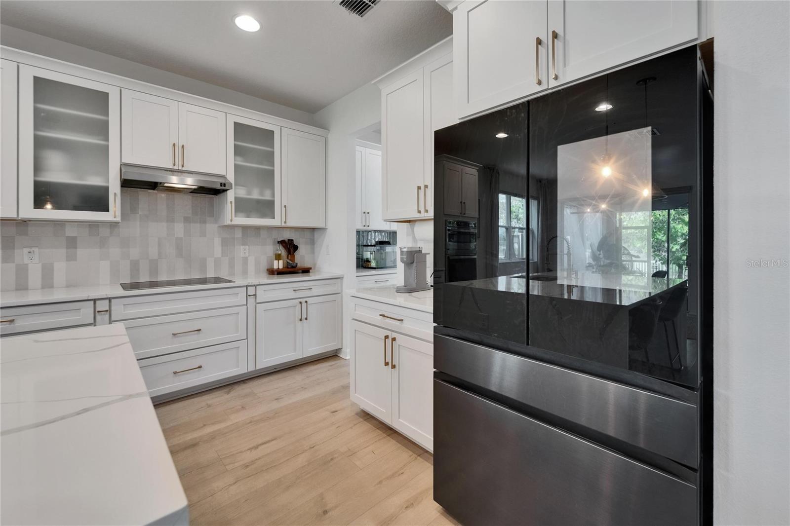 Listing photo id 16 for 7307 Gulf Cypress Avenue
