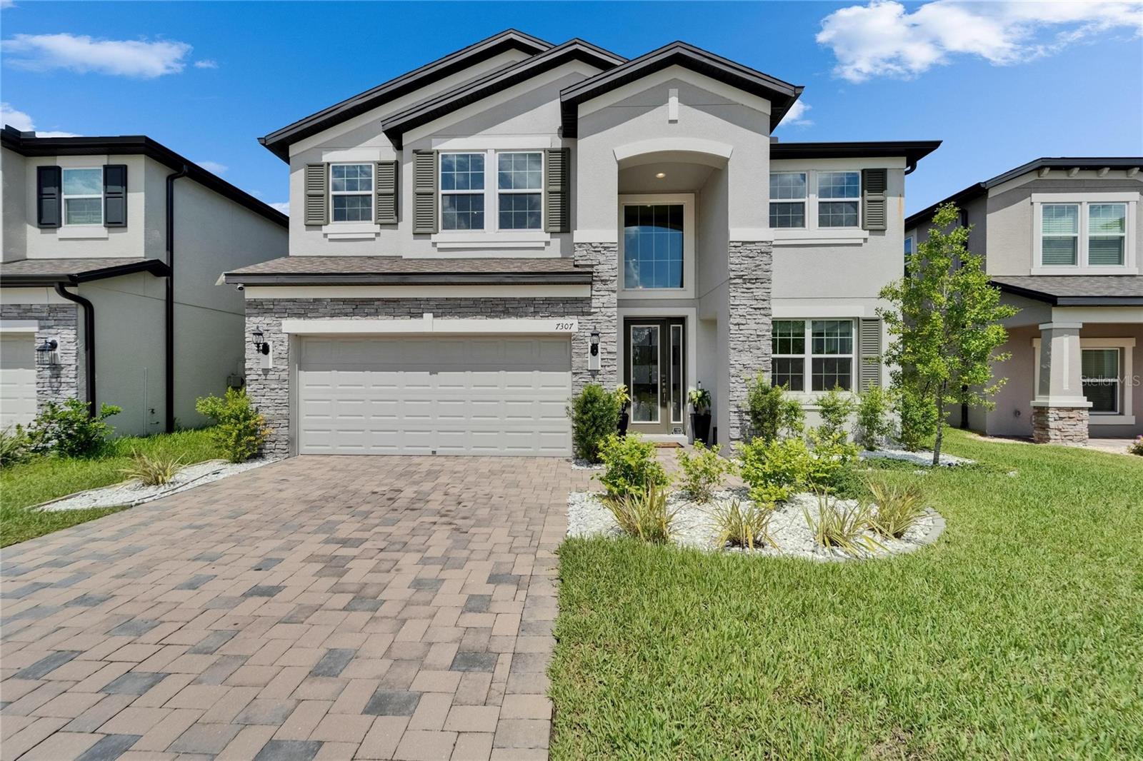 Listing photo id 0 for 7307 Gulf Cypress Avenue