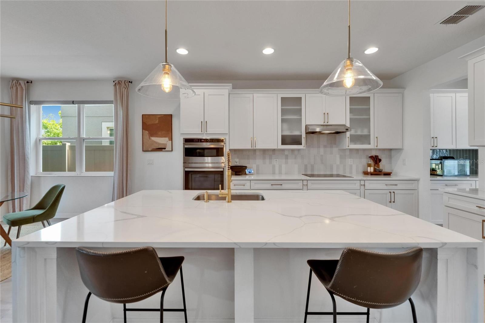 Listing photo id 18 for 7307 Gulf Cypress Avenue