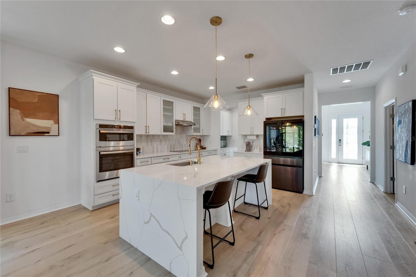 Listing photo id 19 for 7307 Gulf Cypress Avenue